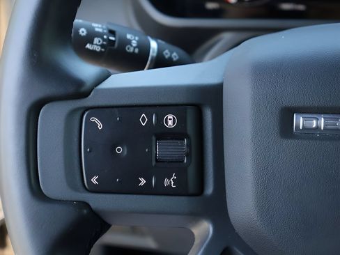 Certified 2025 Land Rover Defender 110 X-Dynamic SE AWD/4WD image 30