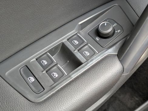 Used 2021 Volkswagen Tiguan SE R-Line FWD image 19