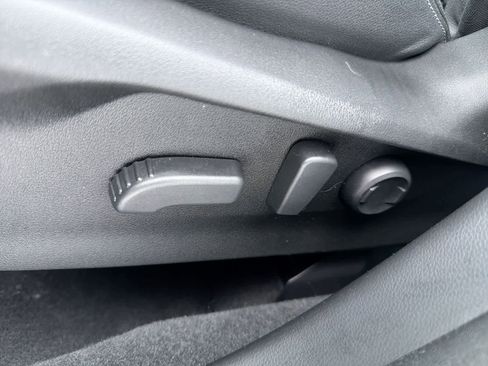 Certified 2023 Subaru Forester Premium image 18