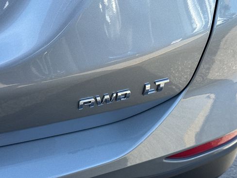 Used 2023 Chevrolet Equinox LT image 8