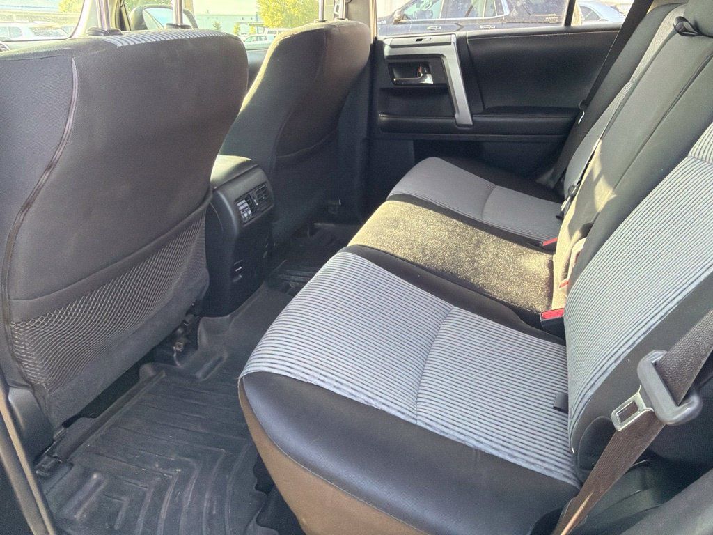 Used 2016 Toyota 4Runner SR5 AWD/4WD image 9