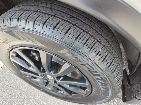 Used 2017 Nissan Rogue SV w/ Midnight Edition AWD/4WD image 17