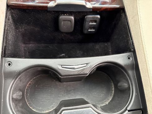 Used 2016 Cadillac Escalade Luxury image 25