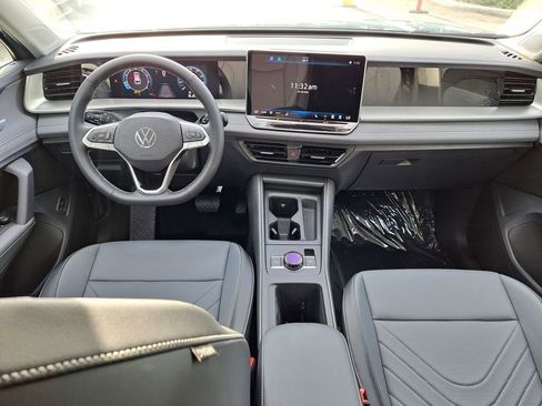 New 2026 Volkswagen Tiguan SE image 6