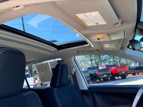 Used 2018 Toyota RAV4 XLE image 13