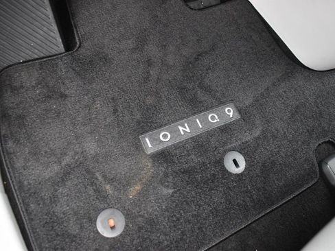 New 2026 Hyundai Ioniq 9 SEL image 12