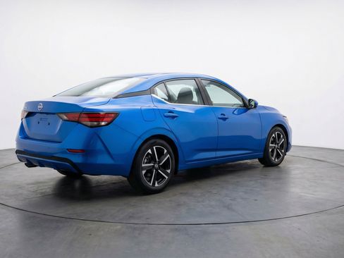 Used 2025 Nissan Sentra SV image 9