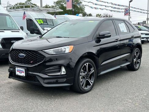 Certified 2023 Ford Edge ST image 2