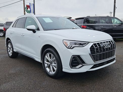 Used 2023 Audi Q3 2.0T Premium Plus w/ Premium Plus Package image 7