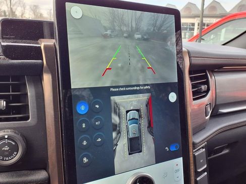 Used 2024 Ford F150 Lightning Lariat image 5