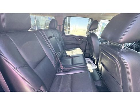 Used 2013 GMC Yukon XL SLT image 17