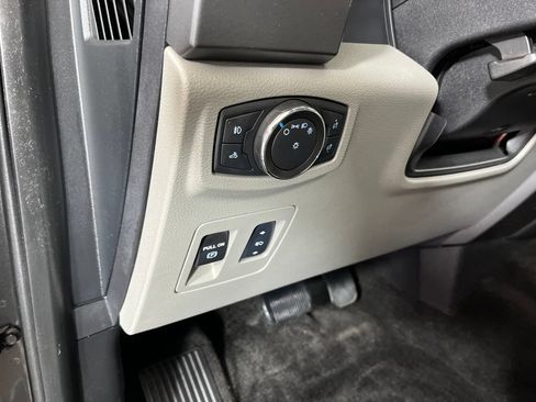 Used 2018 Ford F150 XLT w/ Equipment Group 302A Luxury AWD/4WD image 27