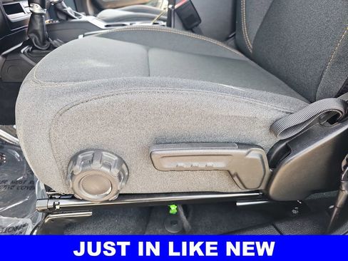 Used 2025 Jeep Wrangler Sport image 27