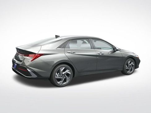 New 2026 Hyundai Elantra Limited FWD image 6