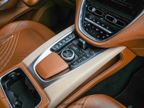 Used 2021 Aston Martin DBX image 55