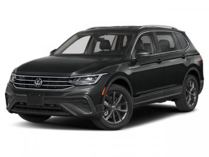Used 2023 Volkswagen Tiguan SE w/ Panoramic Sunroof Package