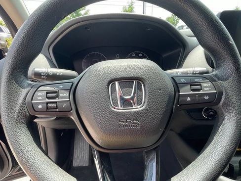 Used 2025 Honda HR-V LX image 13