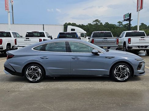 Used 2024 Hyundai Sonata SEL w/ Convenience Package FWD image 4