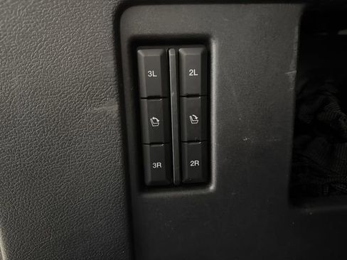 Used 2022 Ford Expedition Max Limited image 18