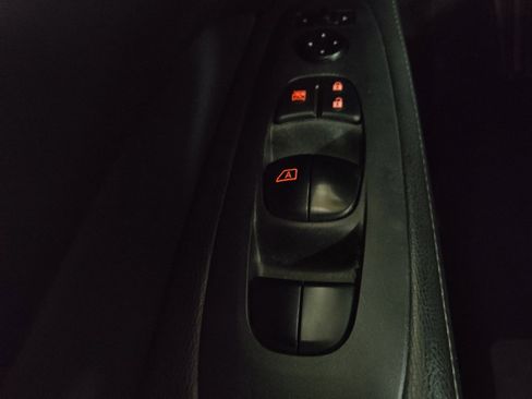 Used 2020 Nissan Pathfinder S image 27