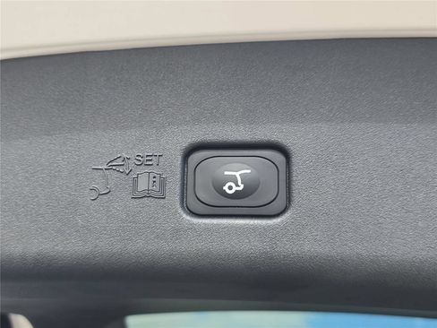 New 2026 Lincoln Nautilus Premier AWD/4WD image 24