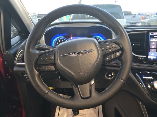 Used 2025 Chrysler Pacifica Limited FWD image 14