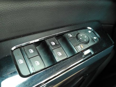 Used 2022 Nissan Pathfinder SV FWD image 33