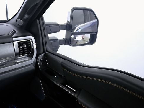 Used 2023 Ford F250 Platinum AWD/4WD image 23