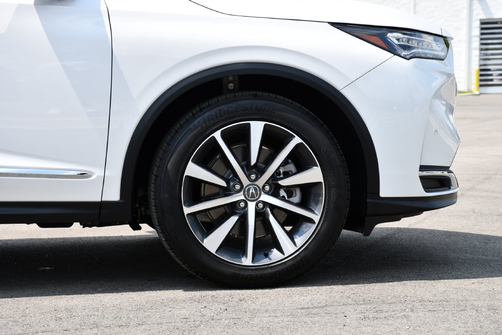 Certified 2026 Acura MDX w/ Technology Package AWD/4WD image 9