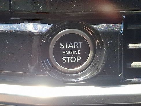 Used 2024 Nissan Pathfinder SL AWD/4WD image 25