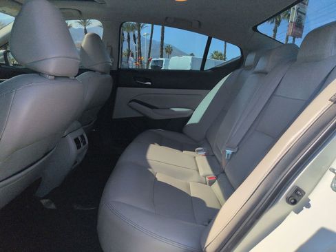 Used 2019 Nissan Altima 2.5 Platinum image 15