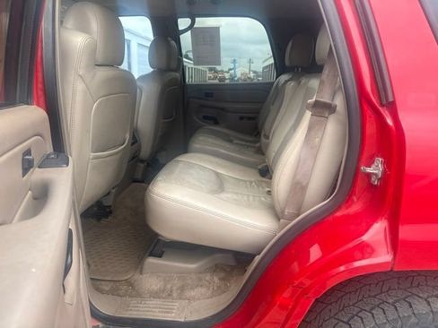 Used 2005 GMC Yukon SLT w/ SLT Preferred Equipment Group AWD/4WD image 4