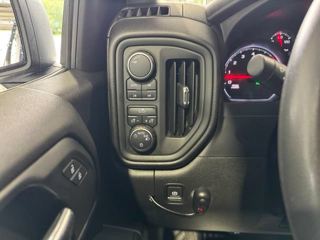 Used 2021 Chevrolet Silverado 1500 Custom Trail Boss AWD/4WD image 17
