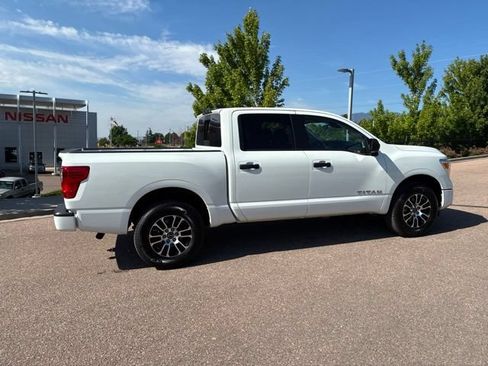 Used 2024 Nissan Titan SV AWD/4WD image 10