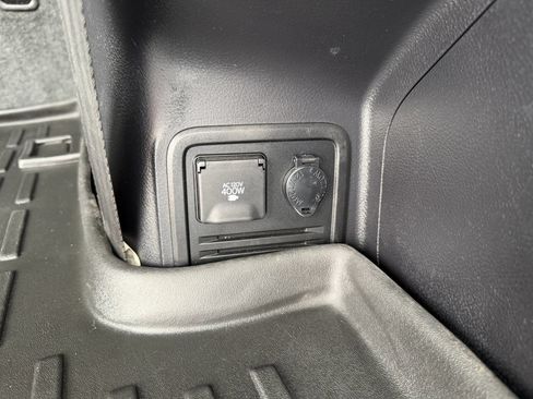 Used 2014 Toyota 4Runner SR5 AWD/4WD image 10