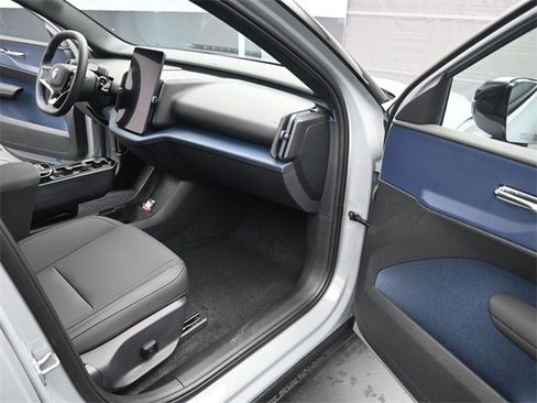 New 2025 Volvo EX30 Ultra w/ Climate Package image 26