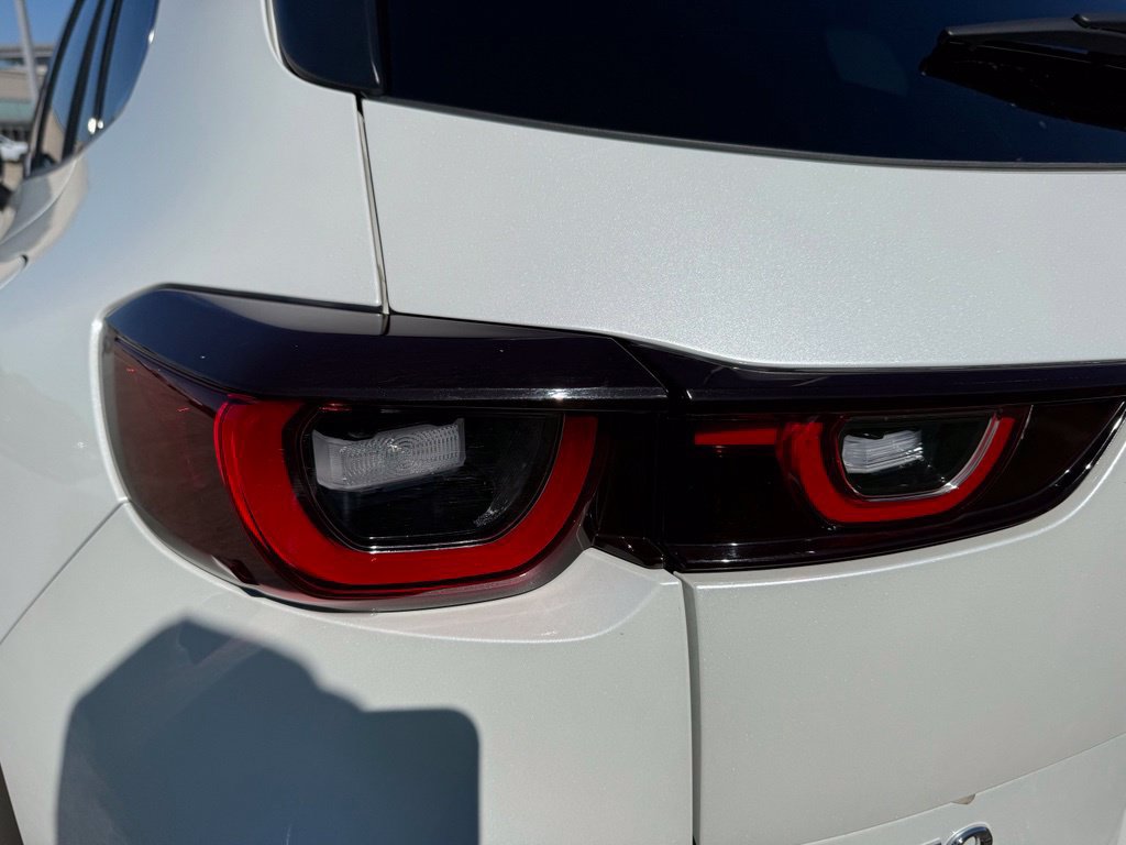 Used 2025 MAZDA CX-50 AWD 2.5 Hybrid w/ Premium Pkg image 11
