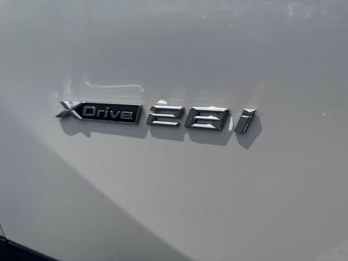 Used 2017 BMW X1 xDrive28i AWD/4WD image 9