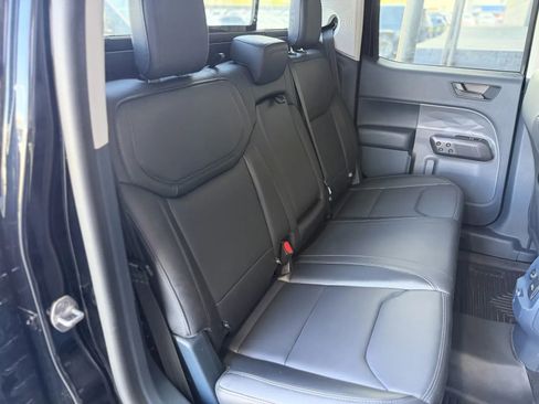 Used 2024 Ford Maverick Lariat w/ Black Appearance Package AWD/4WD image 18