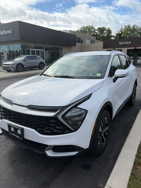 Used 2023 Kia Sportage EX AWD/4WD image 3