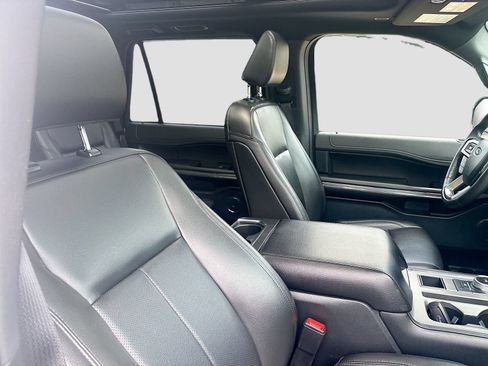 Used 2021 Ford Expedition XLT RWD image 30