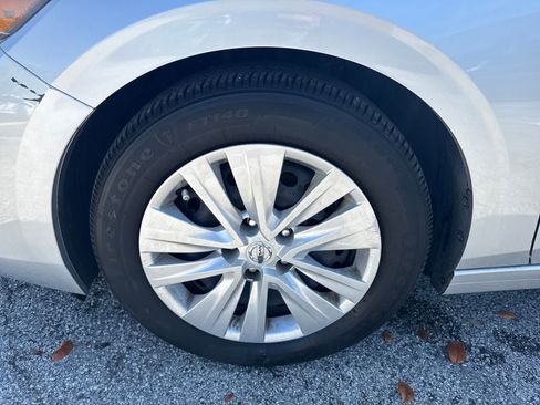 Certified 2023 Nissan Sentra S image 9