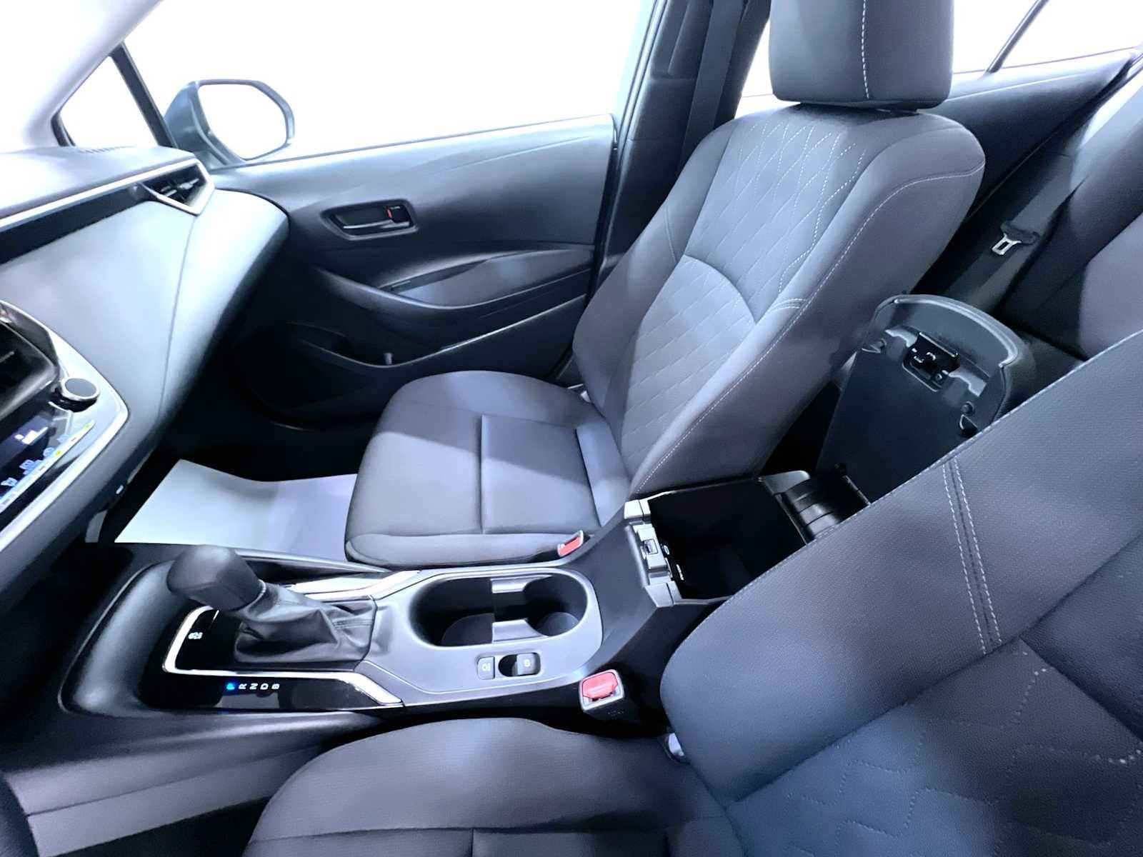 Used 2026 Toyota Corolla LE FWD image 27