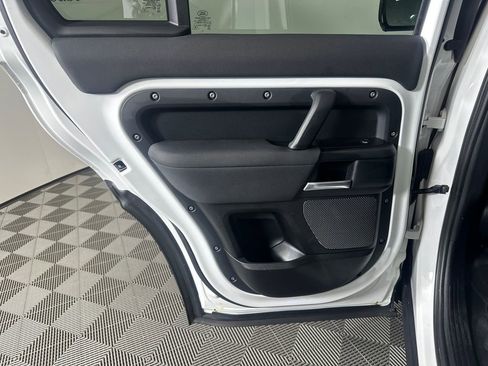 Used 2022 Land Rover Defender 110 AWD/4WD image 21