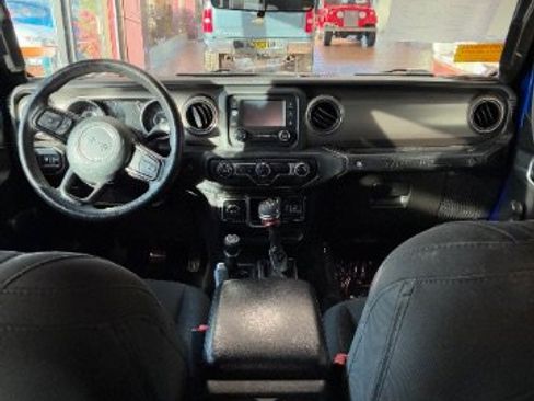 Used 2018 Jeep Wrangler Unlimited Sport image 23