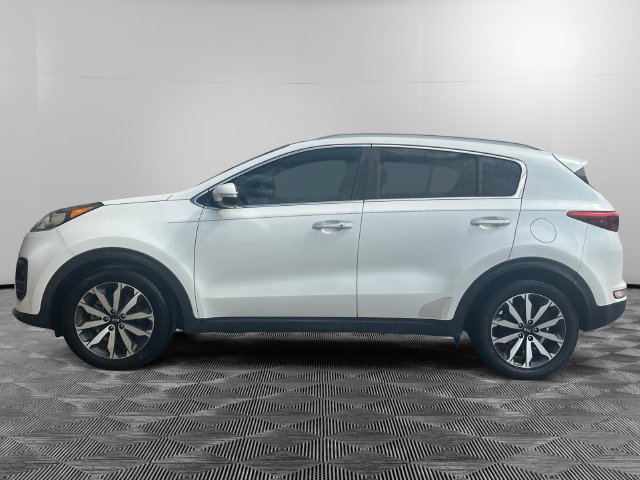 Used 2017 Kia Sportage EX w/ EX Technology Package FWD image 2
