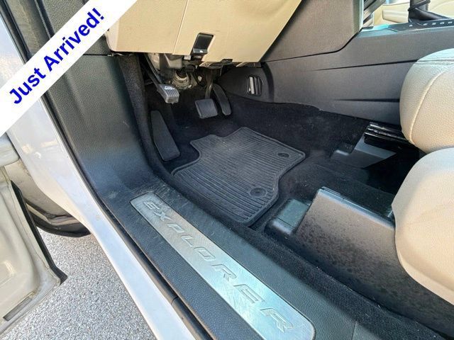 Used 2018 Ford Explorer Limited w/ Equipment Group 301A FWD image 36