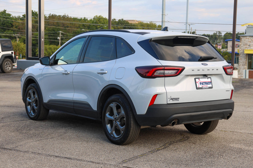Used 2025 Ford Escape ST-Line AWD/4WD image 5