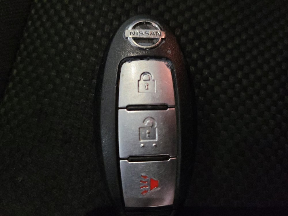 Used 2020 Nissan Pathfinder S AWD/4WD image 32