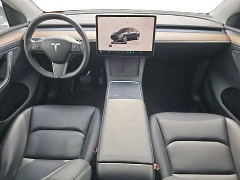 Used 2023 Tesla Model Y Long Range image 9